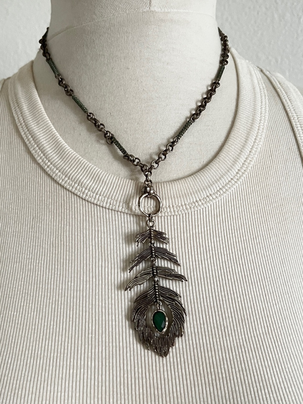 Lucky Brand Silver Chain Necklace Feather pendant